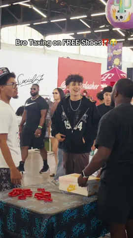 Bro was taxing #sneakerhead #sneakercon #sneakershopping #heavenlykickz #fyp 