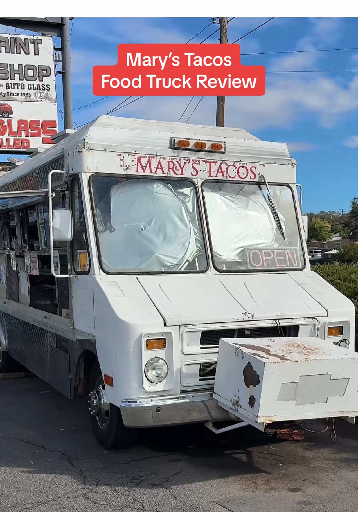The pickled jalapeño carrots were soo good! #tacoreview #tacotruck #foodreview 