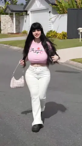 New York street style turned runway moment  Bold lips, bolder attitude. #CityGlam #NYCstyle #MakeupGoals #UrbanChic #FashionInspo #BaddieAlert