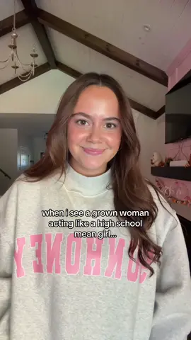 move onnnnnn high school was yearssss ago!!!😣😣😣 #girls #trend #highschool 