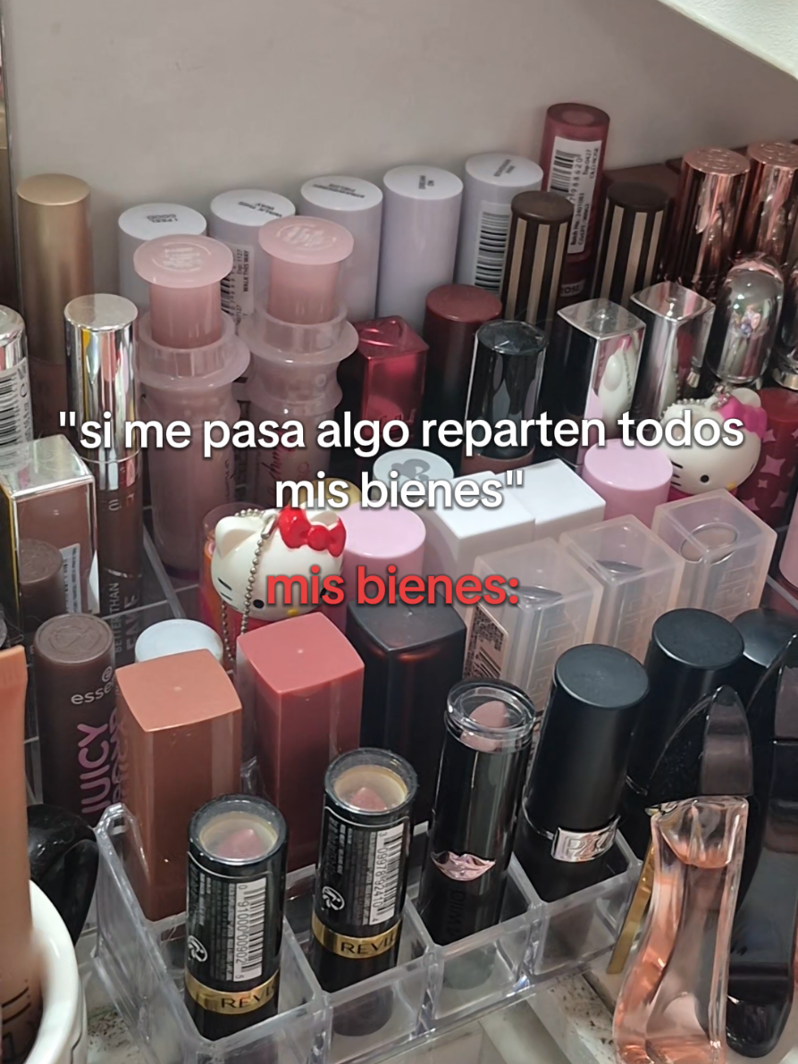 las que amamos los labiales y yo💋 #lipstick #labiales #makeup #lipcombo #girlythings 