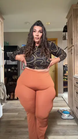I BELIEVE…you’re pretty! #bodypositivity #thighs #curves #beautifulpeople #anysize my last one today i swear😆😆