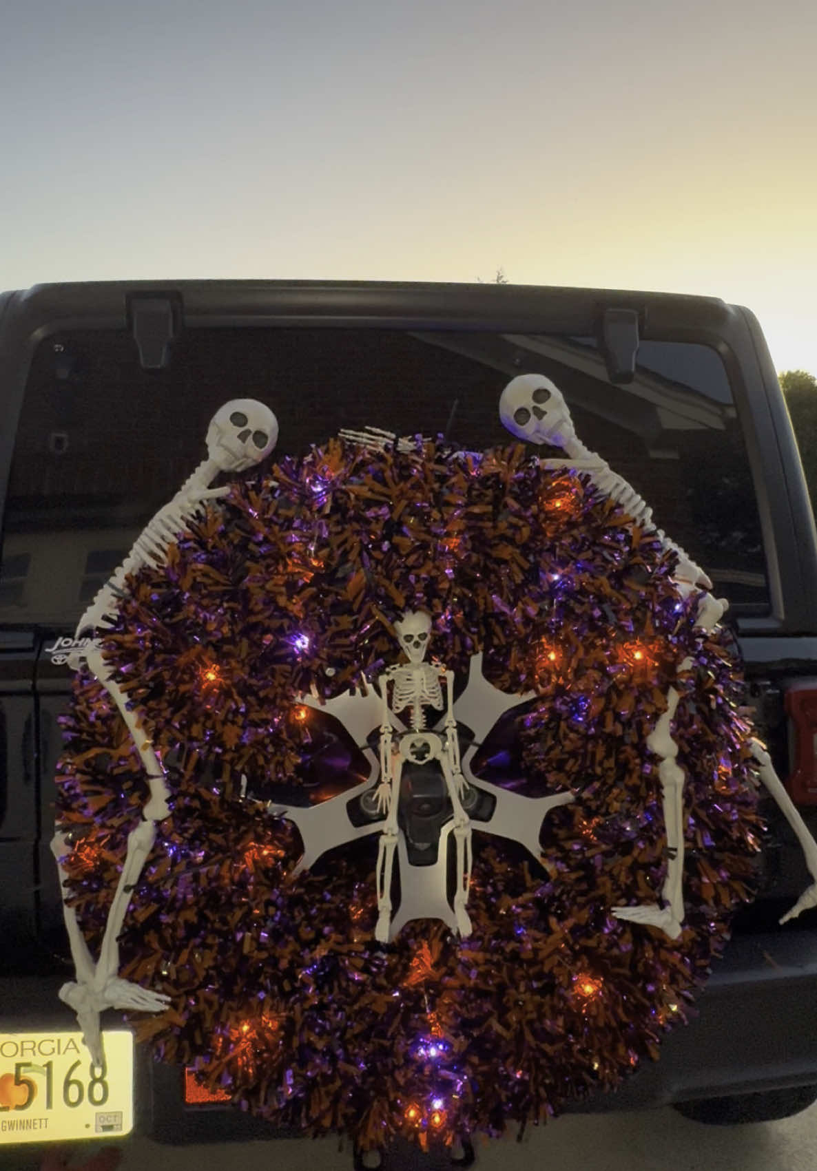 October 1st calls for spooky szn decor 🤡🦇 #october #octobervibes #spookyseason #HalloweenDecor #HalloweenDecorations #SpookyDecor #HalloweenVibes #HauntedDecor #HalloweenStyle #SeasonalJeep #FestiveJeep #DecoratedJeep #Jeep #JeepLife #JeepNation #JeepFamily #JeepCommunity #JeepWorld #MyJeep #jeepwrangler #jeepsoftiktok #fyp #viral 