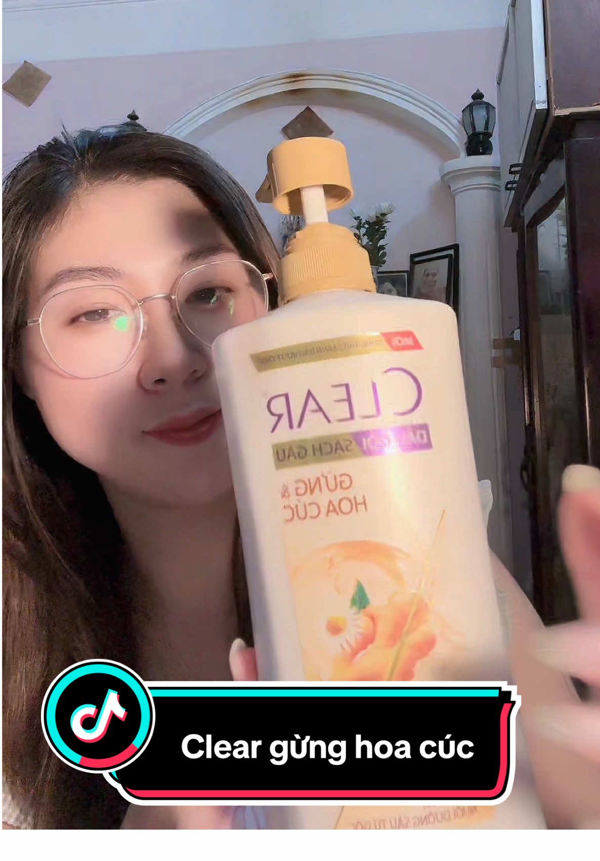 Sạch gàu cùng dầu gội Clear gừng Hoa Cúc nha các nàng. #clear #hoptaccungunilever #daugoi #chamemxinh #viral 