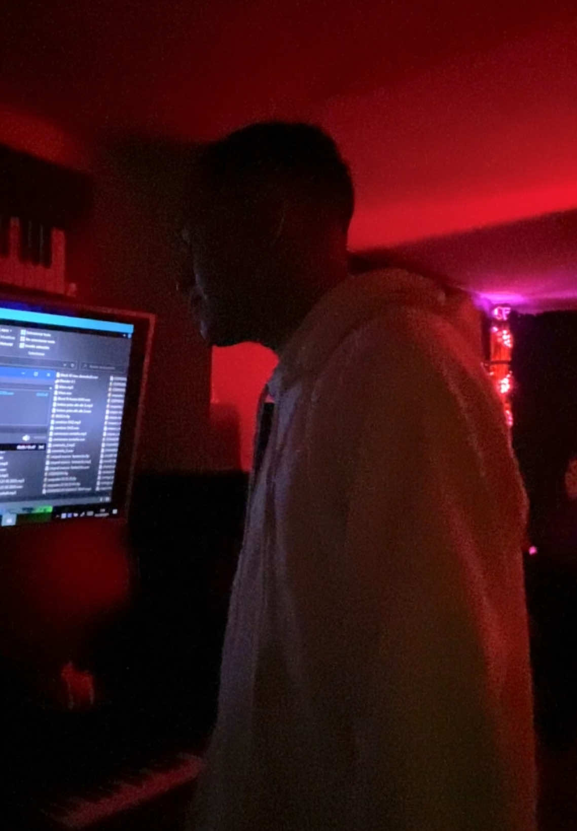 FREESTYLE #1  Mí gente voy a empezar a dejarle una sesión de freestyles y voy a hacer el esfuerzo de dejarles minimo 2 por semana🙏🏼🔥 aparte de toda la musica con la que venimos pronto… espero mucho su apoyo🙌🏻❤️ #freestyle #soundfrutt #losdelauva #cespedes #diegocespedes 