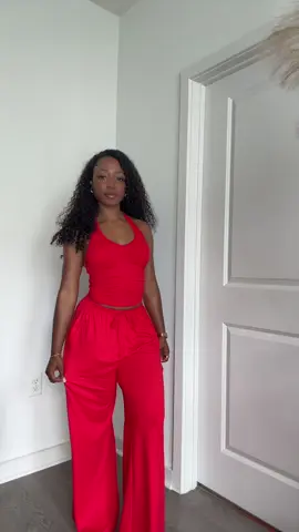 Oh this red is 😍😍🍒 #matchingset #loungewear 