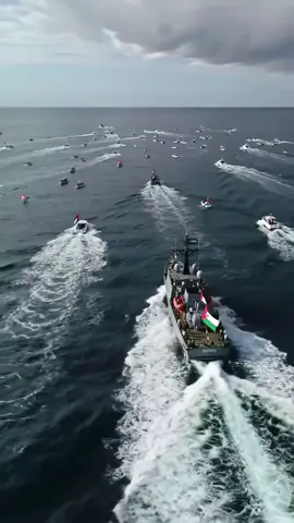 اسطول الصمود الان يتعرض للحصار 