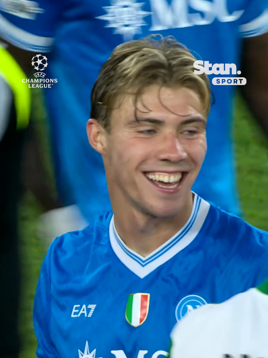 ‘I’ve played with a lot of incredible players at Manchester United, but Kevin De Bruyne is an exceptional talent. He’s a legend of the game.’ 👑 Rasmus Hojlund and De Bruyne is the new bromance you didn’t know you needed 💙 ↳ UEFA Champions League. Live & Exclusive on Stan Sport. #StanSportAU #UCL
