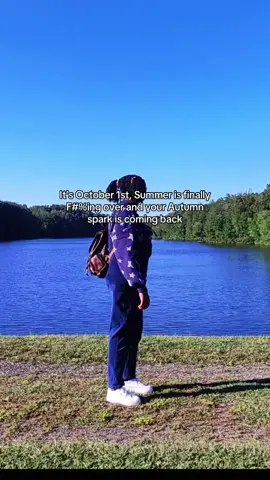 I love Autumn 🍂 I literally avoid the outdoors until Fall arrives.  #fall #autumn #iloveautumn #october #whimsicalblackgirl 