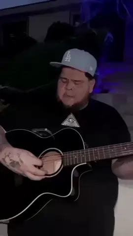 duele mas que cachetada de transformer😪#musica #kumbiakings 