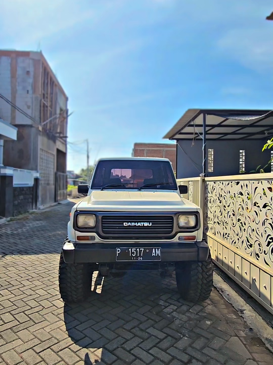 TAFT F70 GT 4X4 TAHUN.1990 PLAT NOMOR P PAJAK HIDUP BODI GEMBRING/TIDAK ADA KEROPOS MESIM DIESEL NORMAL/TIDAM NGOBOS DOUBLE GARDAN 4X4 NORMAL BAN 33/SAVERO MT INTERIOR ORIGINAL/RAPI AC NORMAL /DINGIN MOBIL MULUS TERAWAT,SIAP PAKAI. LOKASI MALANG KOTA_JAWA TIMUR #fyp #taft #taftdieselindonesia  #taftgt4x4  #jualbelimobilbekas 