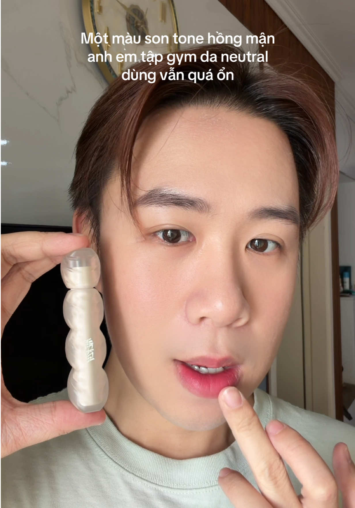 Năm nay có vẻ hot son tone hồng mận ghê, đây là màu M21 Lilac Smoke của Merzy nha #tiptoptoson #merzy #merzyvn 