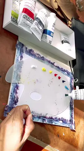 Lovely colors with super quality acrylic paints from sketch box set. #MedeenArt #Unboxing @MEEDENart 