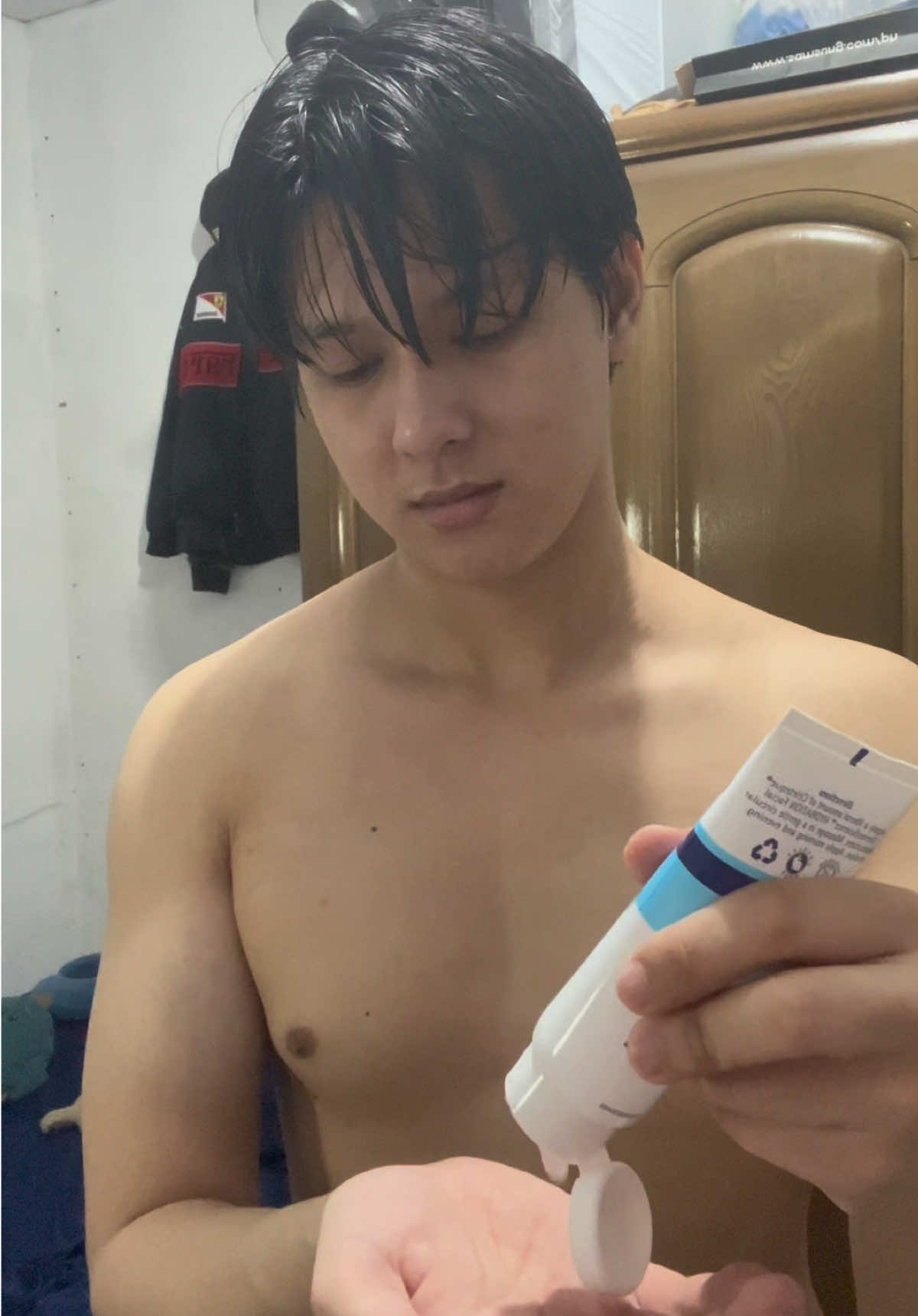 Hindi sapat na nag woworkout ka lang… kung gusto mo talaga mag glow up, kailangan din ng skincare.  #celetequemoisturizer #glowupjourney #skincareph #affordableskincare #WaterBasedMoisturizer  