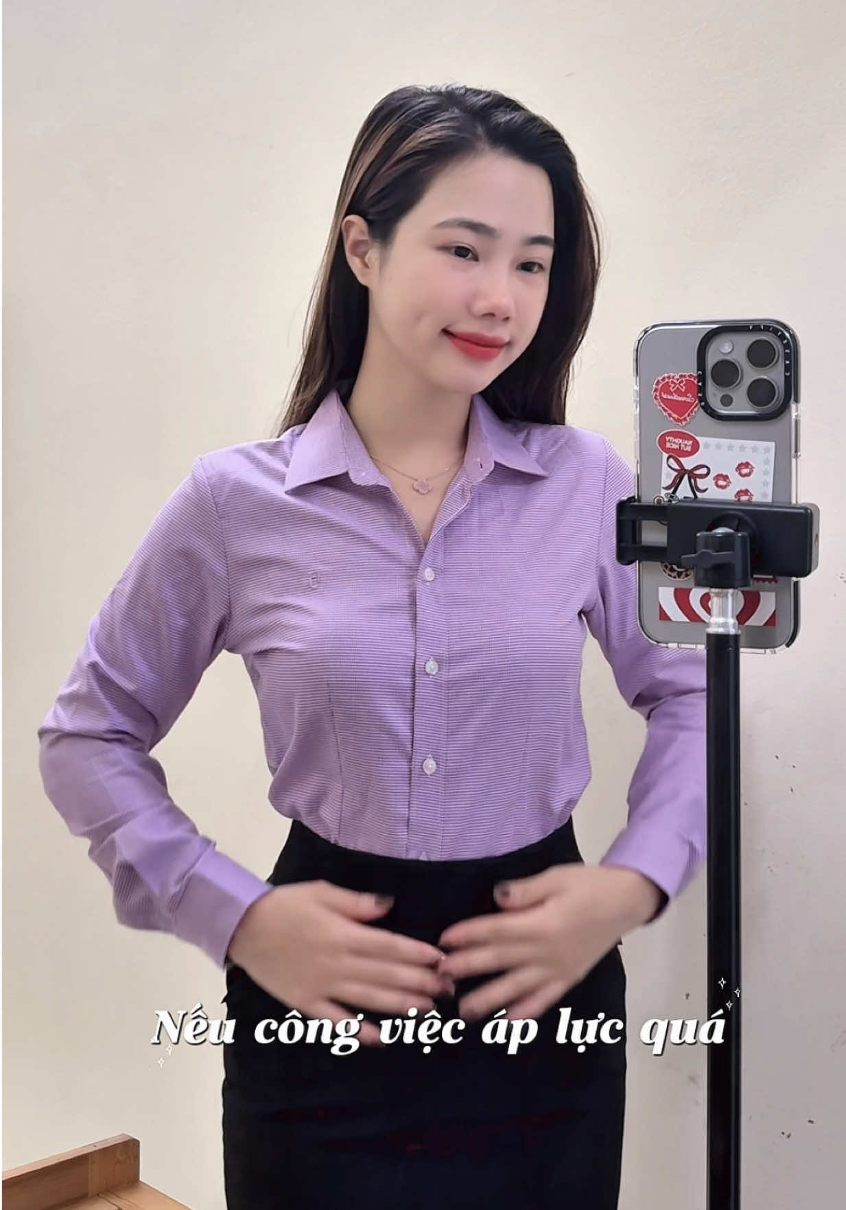 Hãy nhớ mặc đẹp đi làm nha các chị em 🤭 #aosominu #trangdaily #tiktokshopvn #thoitrangthaihoa #thoitrangcongso 