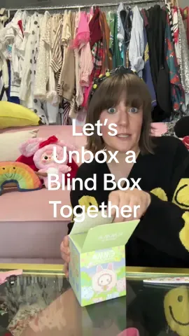 Unboxing my first Emma Blind Box!! / #blindboxopening #blindbox #unboxing #toyunboxing #lovelyemma 
