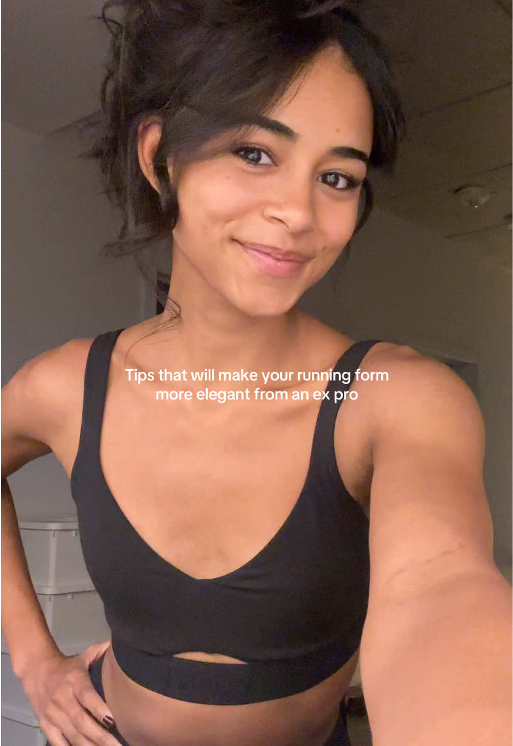 How just 5 minutes a day will transform your running form for the better! 🧚🏽‍♂️ Contents of video: Running form - Athletic advice - Big sister advice. #bigsisteradvice - #athlete - #athleticadvice - #runner - @Vuori Clothing 