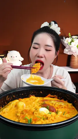 Mukbang mì tokbokki sốt phô mai kem rose siêu ngon #Miloondiet #vtmqn #vtmgr #tomatotnp #botphomai 