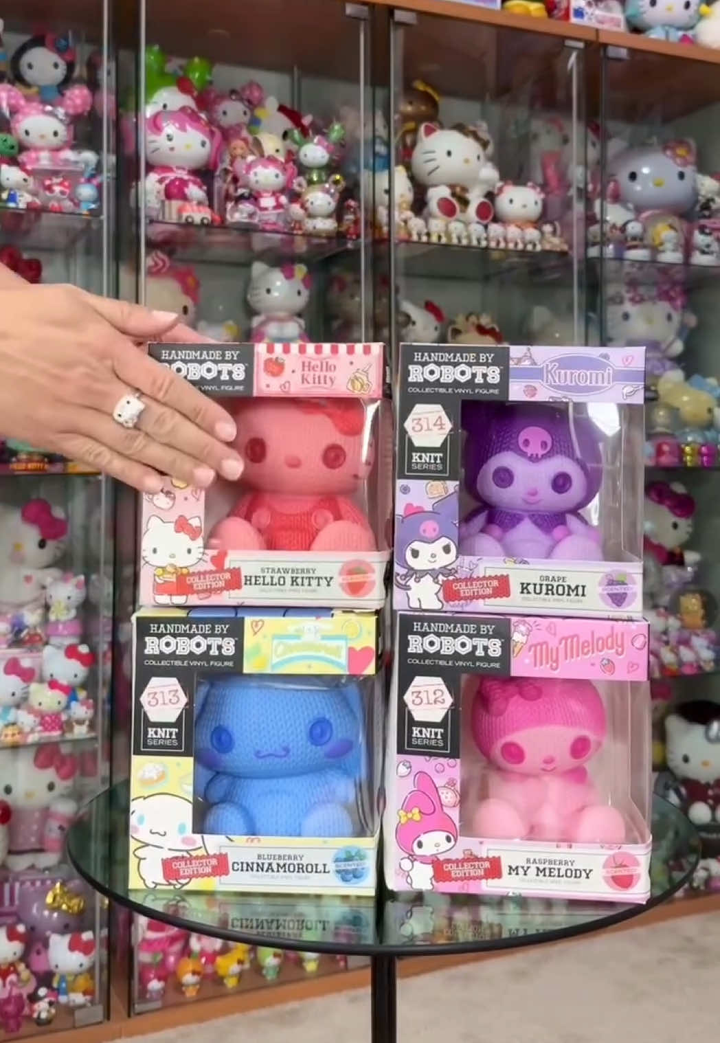 More Hello Kitty and Friends cuteness by @handmadebyrobots 😍 These beautifully colored ones are SCENTED! Their colors represent their yummy scents- Strawberry 🍓, Grape 🍇, Blueberry 🫐, Raspberry 💖 and each one smells SO good! 🤤 My favorite is strawberry scented Hello Kitty 🍓 Thank you again @handmadebyrobots for gifting me these super cute figures! 🫶🏼 P.S. They now also have a glow-in-the-dark version available on their website! 🤩 . . ##HelloKitty##HelloKittyCollector##HelloKittyLover##Cute##Kawaii  