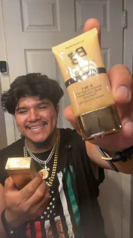 Great, here’s a shoppable video script for Ultimate Coverage Waterproof Gold Snail BB Cream - 40g, anti-aging skin rejuvenation, matte finish, moisturizing, long-lasting, oil control, perfect skin makeup, easy to blend, non-greasy, smooth application, skin care foundation makeup:  ---  ##[Scene 1: Hook]## Unlock your radiant skin with this all in one solution. ##[Scene 2: Body]## The Ultimate Coverage Waterproof Gold Snail BB Cream is your ticket to flawless skin. With a rich formula that moisturizes and hydrates, it not only evens out your skin tone and texture but also provides long lasting oil control. This lightweight product ensures a smooth application that feels non greasy. ##[Scene 3: Call to Action]## Join countless satisfied users and get your Golden Snail BB Cream today!##tiktokshop #tiktokshopping  #tiktokshopfinds #birthdaygift #gift               