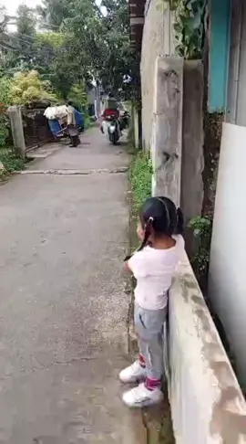 Semangat mengemban tugas abang kurir paket 🤣🤣🤣 #fyp #kurir #kurirpaket #kurircore #kurirlucu #kurirpaketlucu 