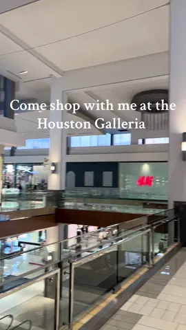 Where my fashion people at👀 #shopping #mensfashion #houstontexas #htx #galleria 
