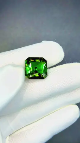 Natural Tourmaline Xanh sạch tinh cắt giác emerald ánh lửa neon rực hàng chuẩn thiên nhiên tuyệt đẹp hiếm có #hluxury #giatrivinhcuu #gems #tourmaline #gemstone 