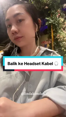 Banyak pro kontra, tp pribadi tiap pk earp0ds am smart watch ak ngrasa kuping ama pergelangan tangan ga enak. Beda kl pk kabel headset am jam tangan biasa. Jd hindarin aja sampai ad penelitian yg beneran jujur tanpa ada pihak berkepentingan yg terlibat 🙏🏻 #headset #earpods #bluetoothheadset #wirelessearphone #radiation 