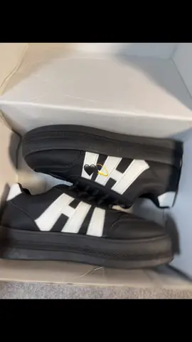 Rekomendasi sepatu kece buat sekolah  #rekomendasisepatu #sepatusneakers #sepatusekolah #sepatuwanita #sepatusneakers #sneakers 