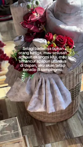 Haiii kami KreasiMaharCantik merupakan vendor yang melengkapi hari special kalian mulai dari lamaran hingga pernikahan :) kami  menyewakan box seserahan hingga frame kreasi mahar ya.. Untuk pricelist frame mahar boleh WA kita :) Kami selalu menggunakan bahan premium dan selalu menjaga kualitas yaa..  Untuk model, kalian tidak harus memilih model yang telah kami buat.. tapi kalian juga bisaa reques model, jgn sungkan untuk tanya-tanya via WA yaa WA 08992220658 ya #kreasimahar #maharbengkulu #hantaranbengkulu #seserahanbengkulu