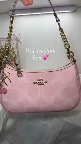 Did I finally reach pink Teri purse peace?! 😱 I think so… huge thanks to @Mia Amore 🎀 for letting me snag her #PowderPink Teri 💗 #coach #teri #pink #girlythings 