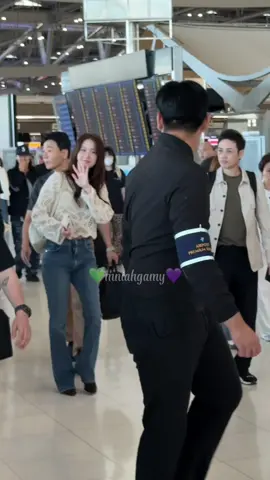 Safe flight yoona Onnieeeeee แต่ใดๆคือ ออนนี่สวยมากกกกกก งื้ลลลล แถมทีมงานออนนี่ก็น่ารัก รับจดหมายเราไปด้วยยยย 🥹🫶🏻🫶🏻 #ยุนอา #yoona #girlgeneration #SNSD 