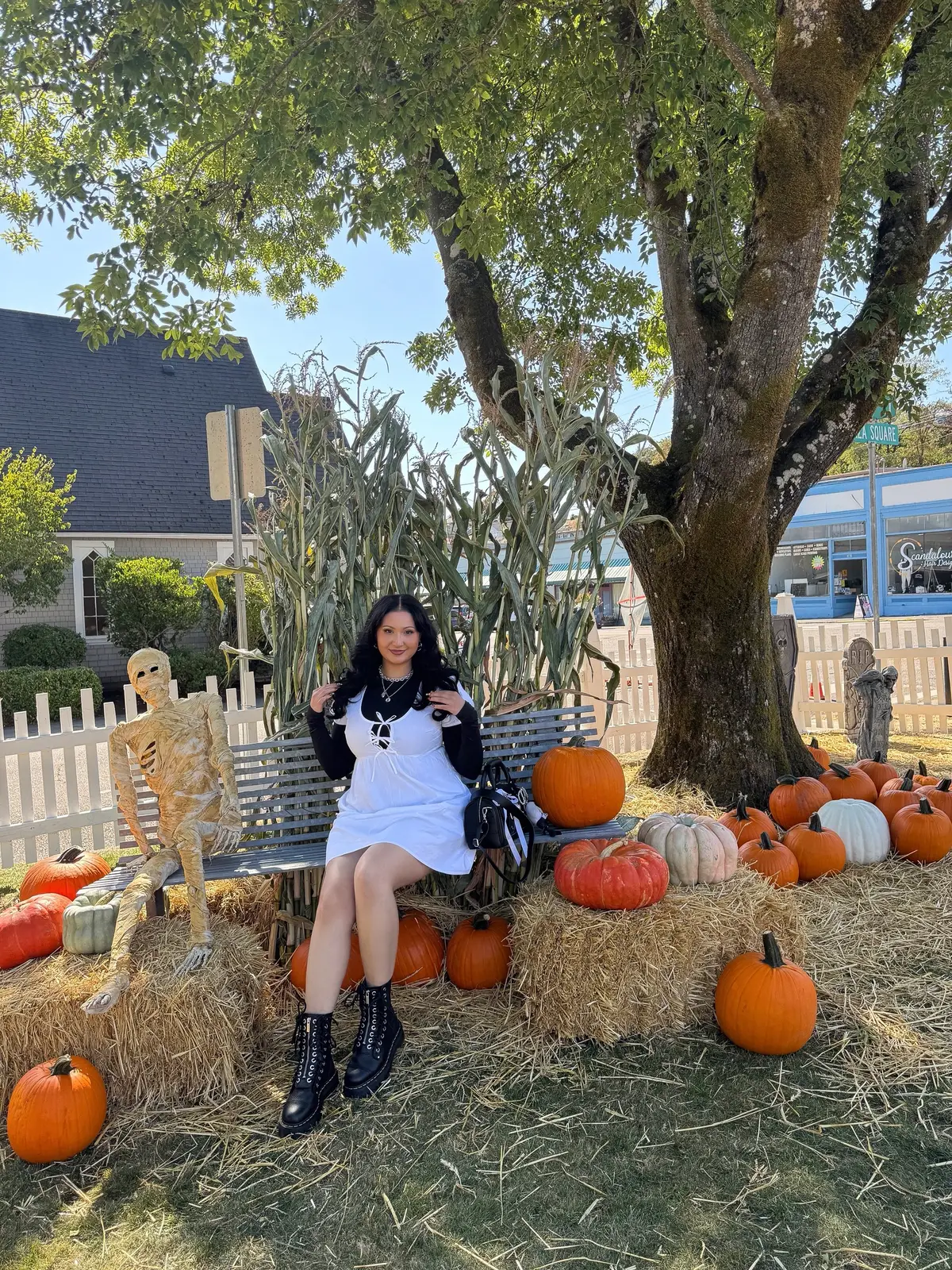happy october from halloweentown 🎃🖤🍂 #spookyseason #halloweentown #halloween #october #halloweenseason @Spirit of Halloweentown  