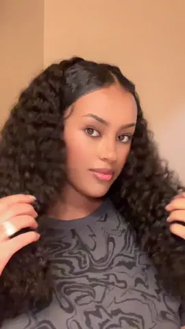 So obsessed with this half wig 🔥🔥i can literally style it any way I want. Beautiful curls.  @ulahair 