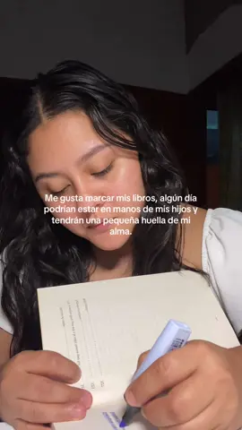 Prestar mis libros es uno de los actos más personales si tú me lo preguntas, tienen un valor muy especial. ❤️‍🩹 #books #booktoker #booktokespañol #Love 