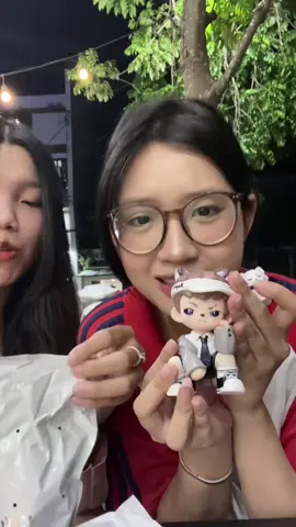 2 cái chợ cạnh nhau