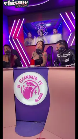 la toxi costeña comentando sobre Pablo ex de Valentino  en el Escándalo TV #yinacalderonoficial #toxicosteña #valentinolazaroh #dimeloking #chismesito 