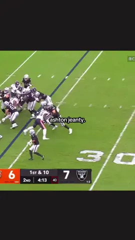 Raiders rookie Ashton Jeanty went OFF for 3 TDs vs the Bears 😳🔥 is he NEXT UP? #nfl #nflfootball #football #fyp #xyzbca 
