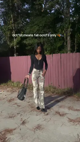 First fit check of the month ✨👻 #monochrome #OOTD #outfitinspo #fitcheck #foryoupage 
