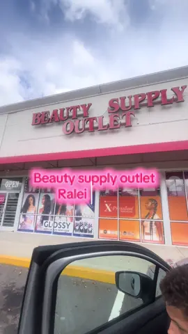 I love  me a good and FULL beauty supply store‼️🚨 #fyp #notgatekeeping #raleighnc #BeautySupplyOutlet 
