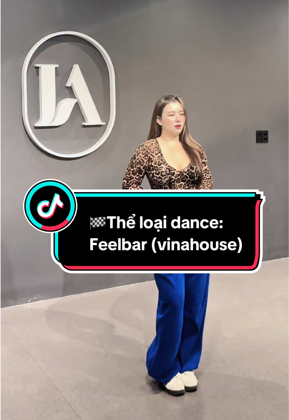 Linh Anh bắt đầu nhận slot 1-1 cá nhân cho T10 & T11 nha các nàng ơi ❤️ Thể loại Feelbar mà mình dạy sẽ thuần nhảy nhạc Vinahouse/Remix thoai nha các nàng, động tác là do LA tự feel, tự biên soạn theo style riêng của mình (Ko dạy theo bài) nhé chị em 🔥 Inbox Ladance để dc tv thêm nhá  #ladanceacademy #feelbar #vinahouseremix #freestyle 
