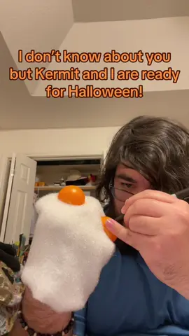 Hello everybody! I’m still gathering what I need to start making a full blown Kermit puppet but I’m almost ready! Either way, I figured I’d hop on the band wagon and make a cute little short video for October 1st! Tbh, when I was done, I thought the eyes looked a bit jack-o’-lanterny and someone commented that he looked like a ghost so I went with it. Thank you for watching! have a great day, and as always, don’t forget to stay creative! ##kermit##muppet##halloween##puppet##kermitthefrog