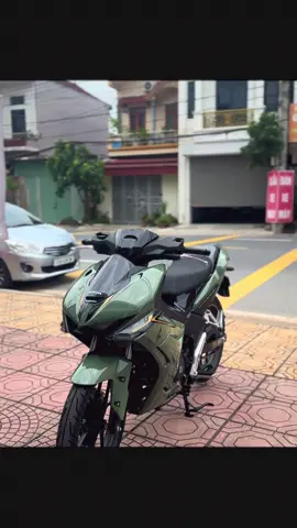 ✨🚀 GIỚI THIỆU SIÊU PHẨM MỚI – HONDA WINNER R 2026 🚀✨ 🔥 Honda chính thức mang đến cho giới trẻ đam mê tốc độ một “chiến mã” hoàn toàn mới – WINNER R 2026. Không chỉ đơn thuần là phương tiện di chuyển, Winner R còn là biểu tượng của sức mạnh – phong cách – đẳng cấp. 💥 Điểm nhấn nổi bật trên WINNER R 2026: ✅ Thiết kế thể thao khí động học: góc cạnh sắc nét, đậm chất “racing” cho bạn phong thái dẫn đầu. ✅ Động cơ cải tiến mạnh mẽ: bứt tốc vượt trội, tiết kiệm nhiên liệu, mang lại cảm giác lái hứng khởi trên mọi cung đường. ✅ Trang bị hiện đại: hệ thống đèn LED full, đồng hồ kỹ thuật số TFT, phanh ABS an toàn tối đa. ✅ Màu sắc thời thượng: đa dạng lựa chọn, khẳng định cá tính riêng của bạn. 🏍️ Honda Winner R 2026 – Bản lĩnh thủ lĩnh, sẵn sàng chinh phục! 👉 Bạn đã sẵn sàng trở thành một trong những người đầu tiên cầm lái WINNER R 2026 chưa? Hãy đến ngay Head Honda Huy Phương để trải nghiệm thực tế và nhận nhiều ưu đãi hấp dẫn. ✨ HEAD HUY PHƯƠNG – Nơi niềm tin được khởi động cùng động cơ Honda! ✨  📍 Đến ngay Hệ thống HEAD Huy Phương #HethongHEADhuyphuong #XemayThaiBinh #Honda ----------------------------------------- 🔔Các kênh TikTok chính thức của Hệ thống HEAD Huy Phương : 🎥 HEAD Huy Phương : https://www.tiktok.com/@xemayhuyphuong1?_t=8oKjjvzYq3T&_r=1 🎥 HEAD Huy Phương 2: https://www.tiktok.com/@headhuyphuong2?_t=8oKjYnjyZNQ&_r=1 🖥 Website chính thức : https://xemayhuyphuong.vn/ và 💻 Zalo OA : https://zalo.me/2205419735439559957 ⛳️ Thông tin chi tiết về sản phẩm,dịch vụ cùng các chương trình khuyến mãi, Quý khách hàng vui lòng xem tại : 🔰 𝐇𝐄𝐀𝐃 𝐇𝐮𝐲 𝐏𝐡𝐮̛𝐨̛𝐧𝐠 - Khu Nhân Cầu 1 , thị trấn Hưng Hà ( SĐT: 𝟎𝟐𝟐𝟕𝟑.𝟗𝟓𝟔.𝟕𝟖𝟗) 🔰 𝐇𝐄𝐀𝐃 𝐇𝐮𝐲 𝐏𝐡𝐮̛𝐨̛𝐧𝐠 𝟐 - 65 đường Long Hưng , phường Hoàng Diệu, thành phố Thái Bình (SĐT: 𝟎𝟐𝟐𝟕𝟑.𝟕𝟒𝟖.𝟗𝟔𝟓) 🔰 𝐂𝐮̛̉𝐚 𝐡𝐚̀𝐧𝐠 𝐱𝐞 𝐦𝐚́𝐲 𝐇𝐮𝐲 𝐏𝐡𝐮̛𝐨̛𝐧𝐠 𝟏𝟐𝐀 , 12A Hai Bà Trưng , thành phố Thái Bình (SĐT: 𝟎𝟐𝟐𝟕𝟑.𝟕𝟑𝟑.𝟐𝟖𝟖) 🔰𝐂𝐮̛̉𝐚 𝐡𝐚̀𝐧𝐠 𝐱𝐞 𝐦𝐚́𝐲 𝐇𝐮𝐲 𝐏𝐡𝐮̛𝐨̛𝐧𝐠 𝐇𝐔̛𝐍𝐆 𝐍𝐇𝐀̂𝐍 - Khu Thị An - Thị Trấn Hưng Nhân, Hưng Hà ( SĐT: 𝟎𝟐𝟐𝟕𝟑.𝟗𝟖𝟑.𝟕𝟖𝟗 ) 📲 𝐇𝐎𝐓𝐋𝐈𝐍𝐄 𝐌𝐈𝐄̂̃𝐍 𝐏𝐇𝐈́ : 𝟏𝟖𝟎𝟎 𝟏𝟎𝟒𝟔 Rất hân hạnh được đón tiếp và phục vụ Quý khách ! 𝐇𝐨𝐧𝐝𝐚 - 𝐋𝐮𝐨̂𝐧 𝐕𝐢̀ 𝐁𝐚̣𝐧 💙 #xuhuong #viral 