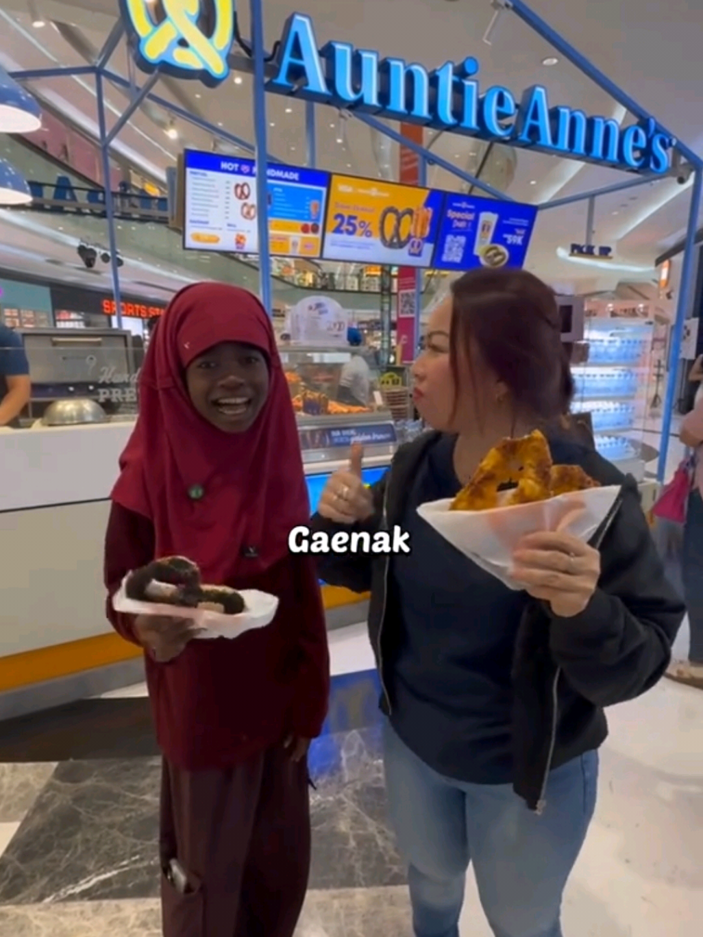 sopan kah begitu? sampe dibuang makanannya @lilisswoyyy @mamiayuyu #lilis #rotipita #fyp #lilisbuangmakanan #mamiayu 