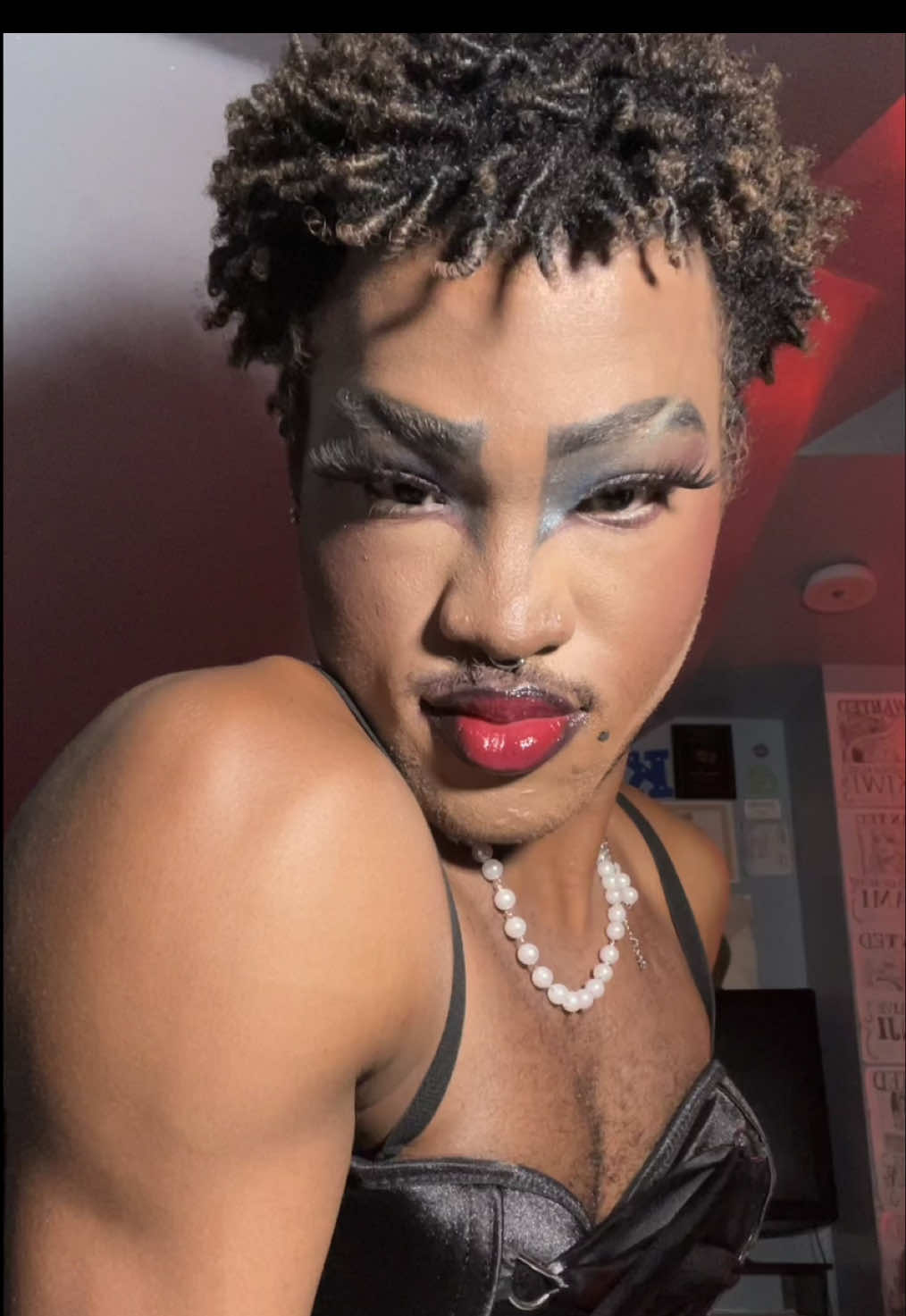 What in the Frank N Furter is going on this spooky szn? 👨🏽‍🔬💋 @Sabrina Carpenter #makeuptransformation #transition #sabrinacarpenter #tears #rockyhorror 