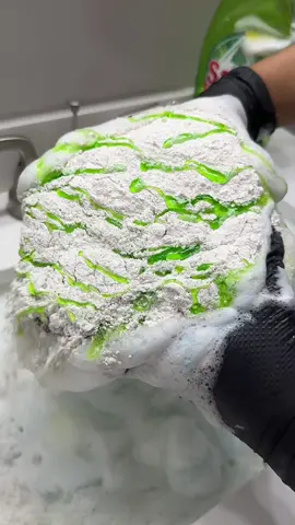 This did what it needed to do 🙂‍↕️ og pinesol, antibac pine fab, salvo ds, Ajax  #aubreycleans #CleanTok #spongesqueezing #oddlysatisfyingvideo #pinesol #fabuloso #ajax #salvo #green #blue #suds #water #CapCut 