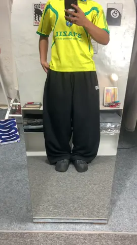 ini yang warna hitam nya guys #sweatpants #baggypants #fyp #fitme 