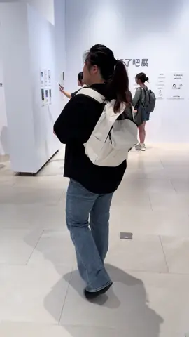 看個展沒跟我說有NPC啊啊啊 10/2-3 學生可以直接進場 🖼️ 《人也太好了吧展》&《我感到有點煩的小事展》雙展聯展｜台北場 • 📅 展覽期間：2025/10/2-11/10 • 🕐 營業時間：11:00～21:30（最後一天至19:30） • 📍 展覽地點：NOKE 忠泰樂生活   地址：台北市中山區樂群三路200號 #そういうことじゃないんだよ展#ありがたいことです展 #人也太好了吧展 #我感到有點煩的小事展
