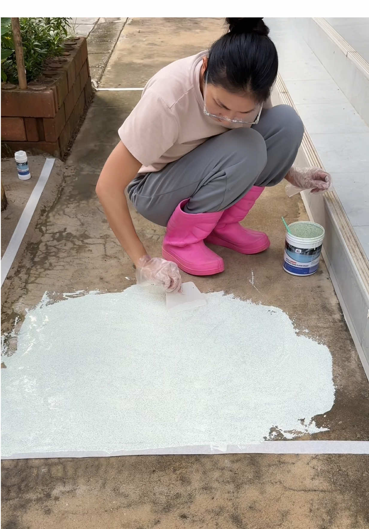 ทดลองทาสีอีพ็อกซี่ สวยดีค่ะ ทาเองได้ง่ายๆไม่ต้องจ้างช่าง #สีอีฟ็อกซี่ #สีทาพื้นปูน #สีทาพื้นกันลื่น 