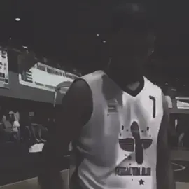 ☝🏻💁🏻‍♂️. . . . #fyp #anuelaa #elreydelflop #paradedicar #anuelenamorado . . #fypシ